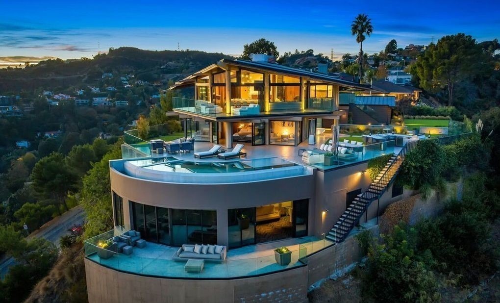Hollywood Hills M 5